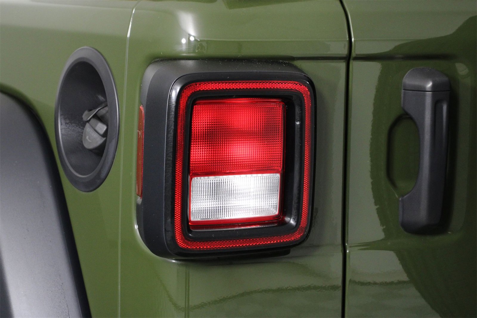 Used 2021 Jeep Wrangler Unlimited Sport image 18