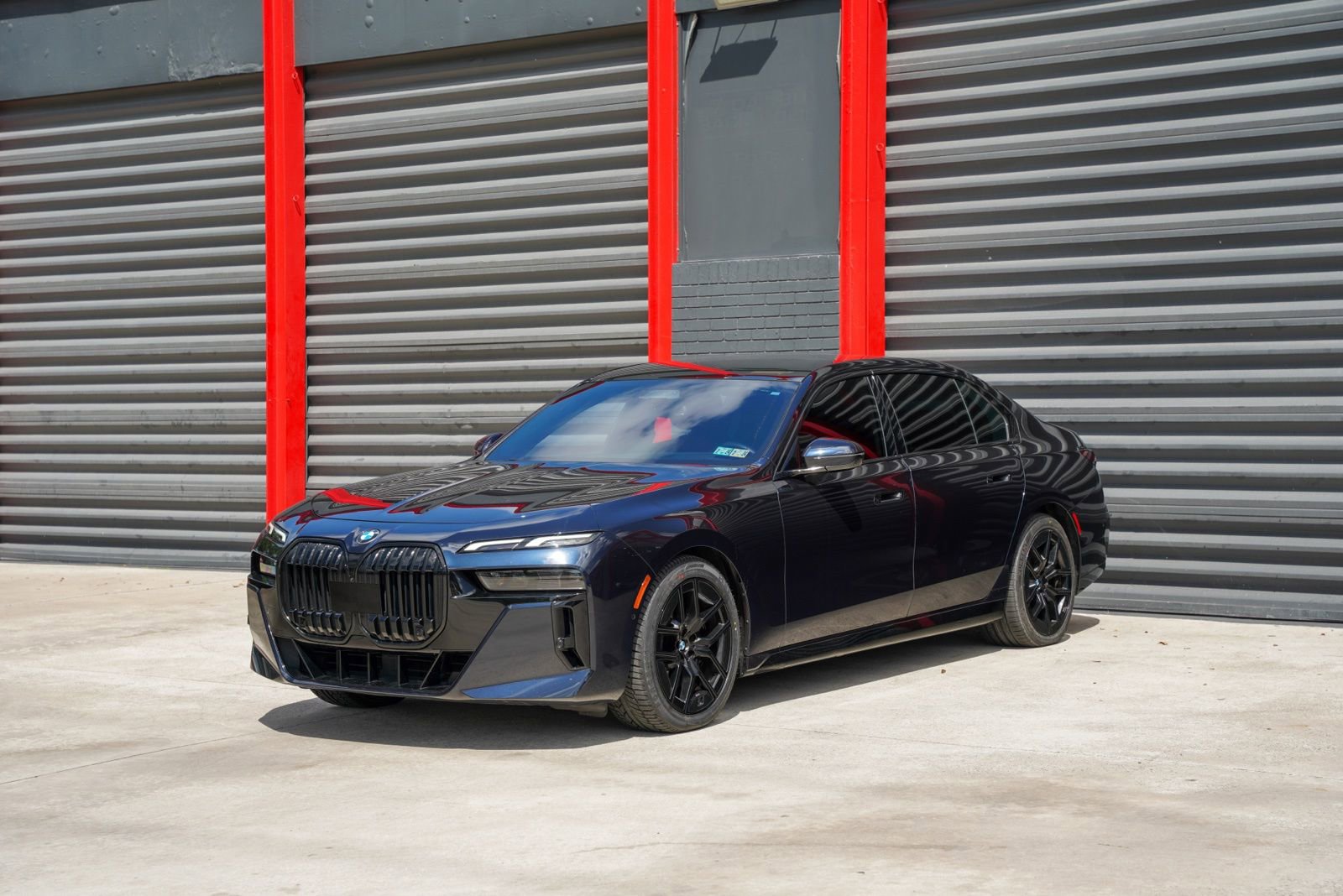 Used 2023 BMW 740i image 1