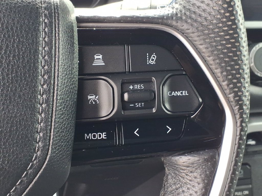 Used 2024 Toyota Sequoia Platinum AWD/4WD image 12