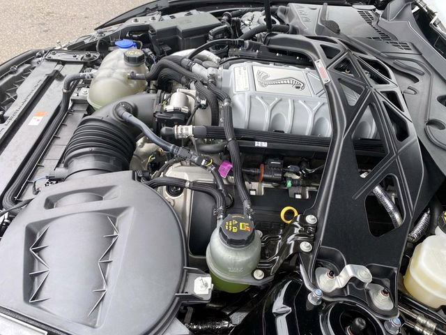Used 2022 Ford Mustang Shelby GT500 w/ Carbon Fiber Track Pack RWD image 13