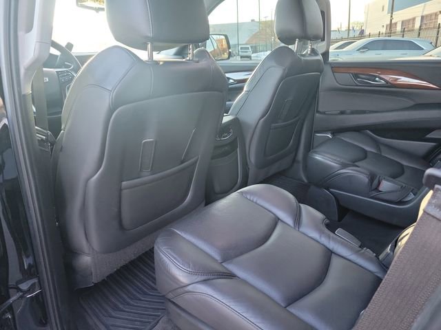 Used 2020 Cadillac Escalade Luxury w/ Escalade Sport Edition image 28