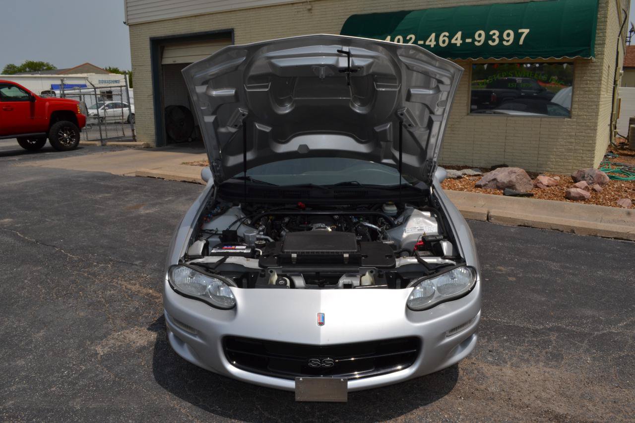 Used 2002 Chevrolet Camaro Z28 w/ SS Performance/Appearance Pkg RWD image 39