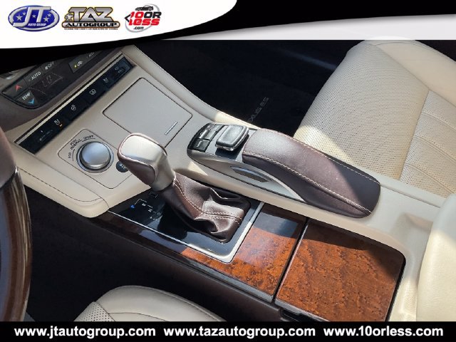 Used 2017 Lexus ES 350 w/ Luxury Package FWD image 19