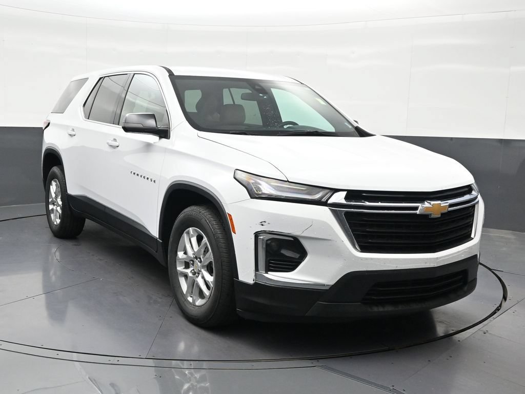 Used 2022 Chevrolet Traverse LS FWD image 8