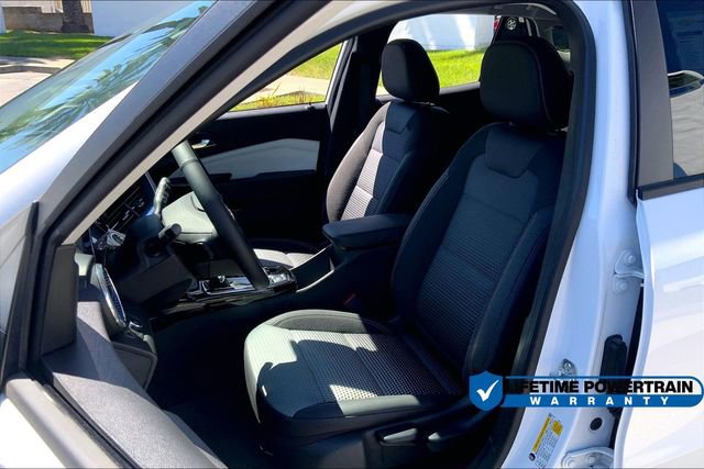 New 2025 Chevrolet Trax LT w/ Driver Confidence Package FWD image 10