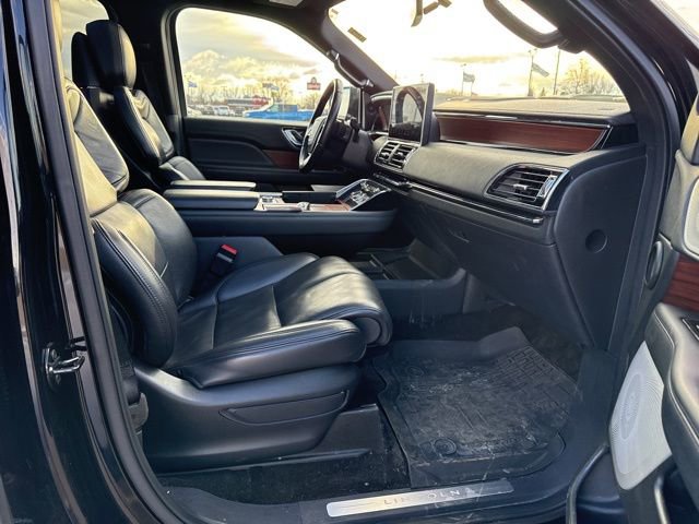 Used 2023 Lincoln Navigator L Reserve image 12