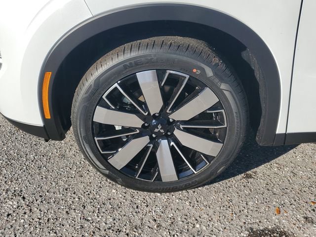 New 2026 Mitsubishi Outlander SE FWD image 3