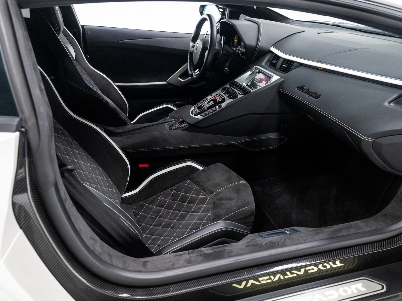 Used 2018 Lamborghini Aventador S AWD/4WD image 51