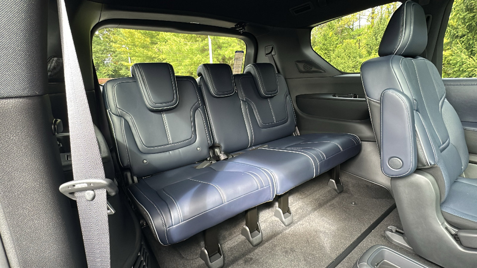 New 2026 INFINITI QX80 4WD image 11