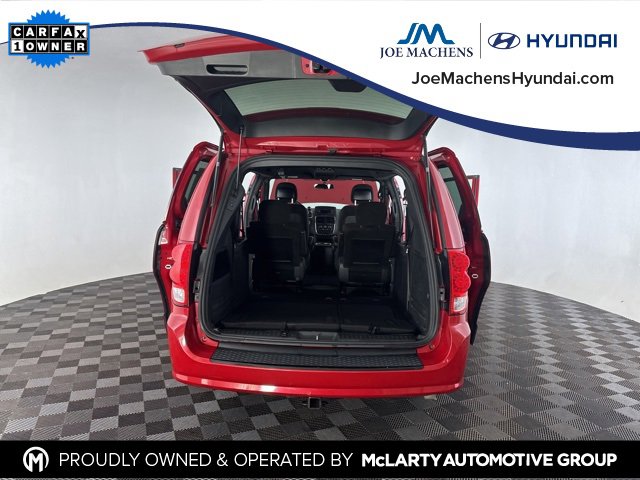 Used 2014 Dodge Grand Caravan SXT w/ Blacktop Package image 17