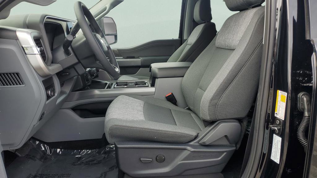 New 2026 Ford F250 XLT w/ XLT Premium Package image 17