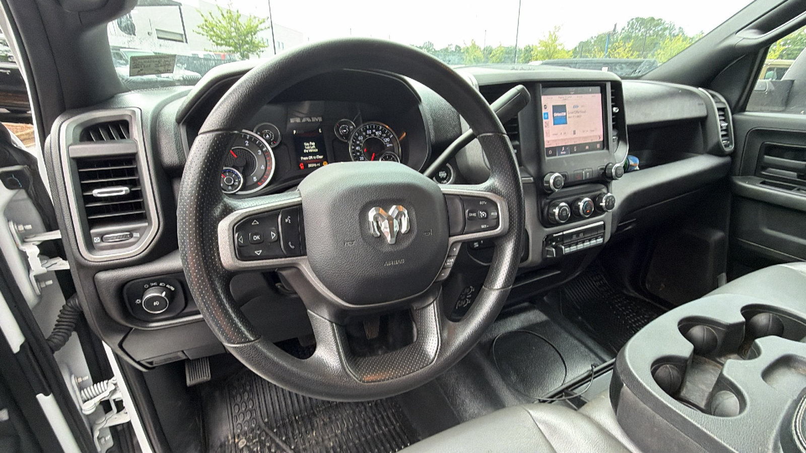 Used 2024 RAM 5500 Tradesman w/ Chrome Appearance Group AWD/4WD image 25