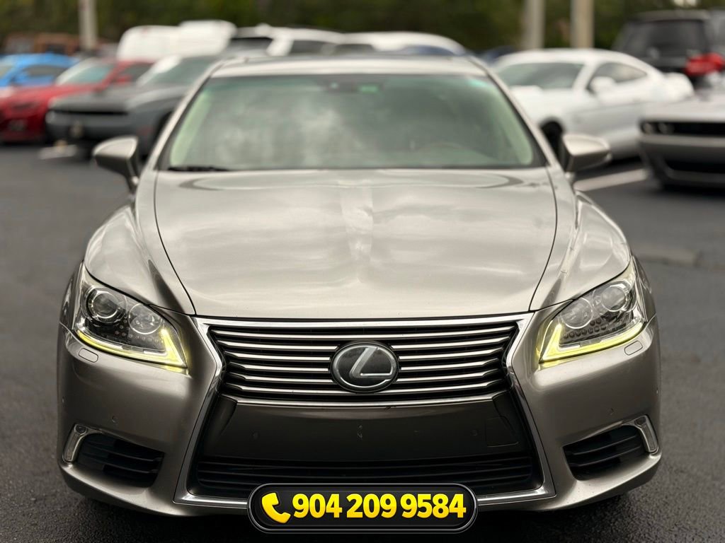 Used 2016 Lexus LS 460 w/ Comfort Package RWD image 9
