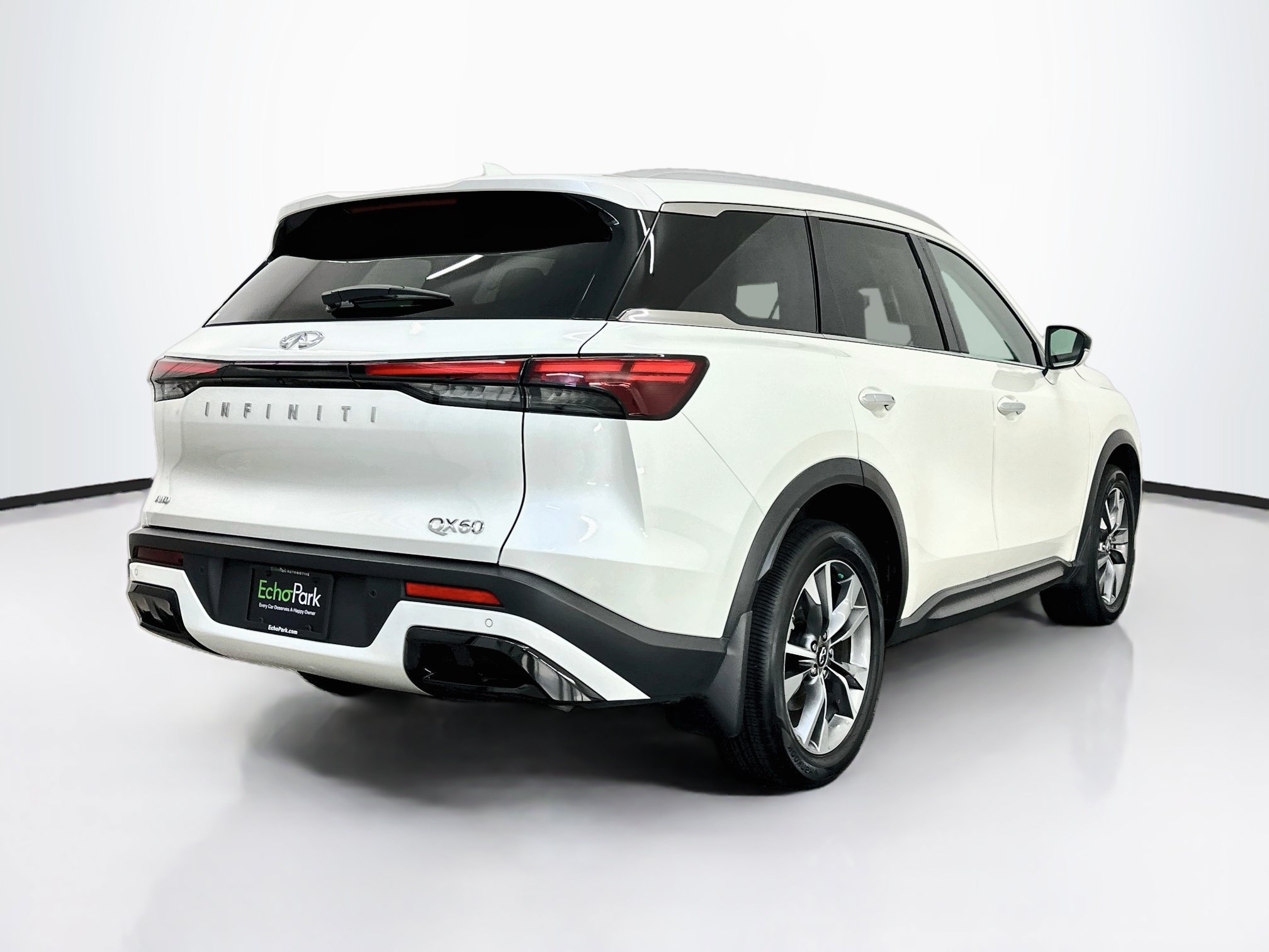 Used 2023 INFINITI QX60 Luxe AWD/4WD image 9