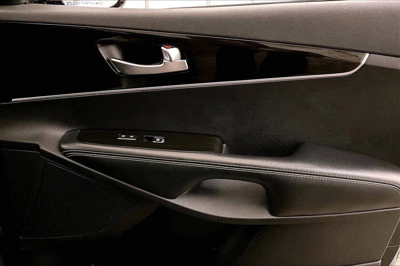 Used 2020 Kia Sorento S image 24