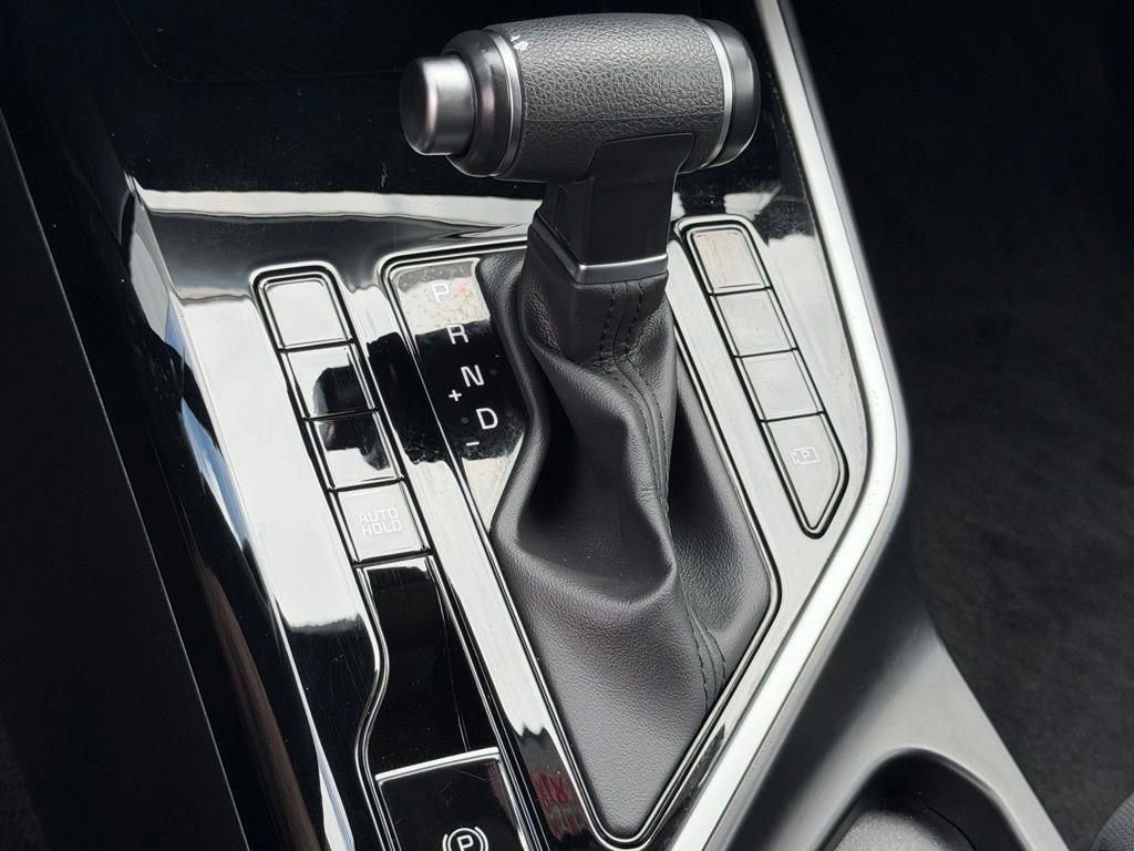 Used 2025 Kia Niro LX FWD image 21