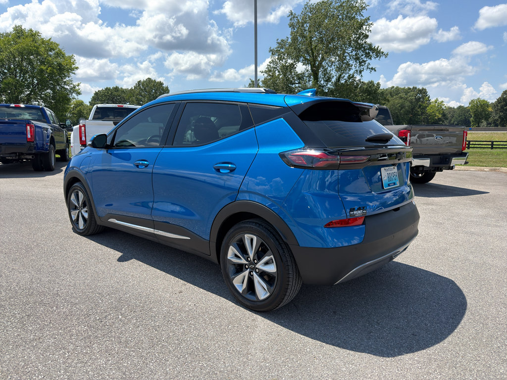 Used 2022 Chevrolet Bolt EUV LT w/ Convenience Package FWD image 7