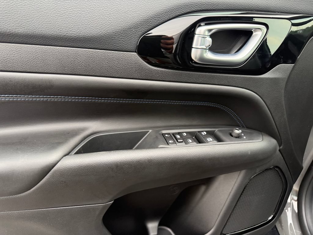 New 2026 Jeep Compass Latitude AWD/4WD image 5