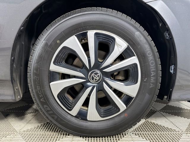 Used 2017 Toyota Prius Prime Plus w/ Carpet Mat Package FWD image 9