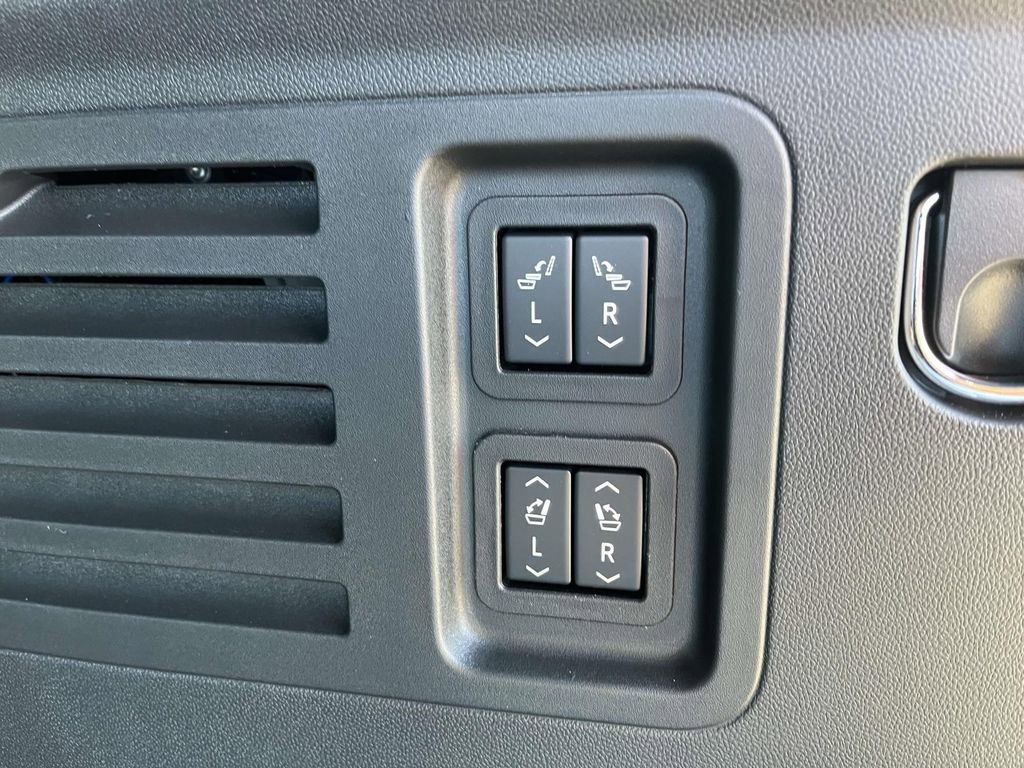 New 2026 Chevrolet Traverse High Country w/ LPO, Floor Liner Package image 13