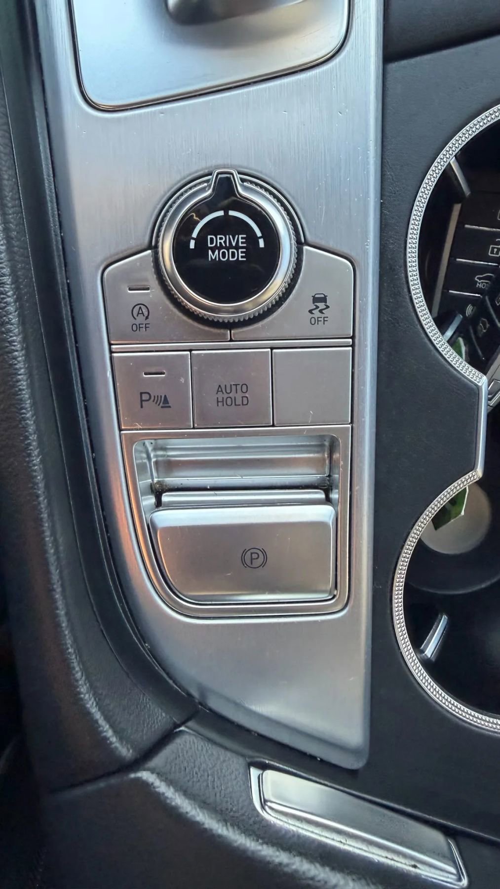 Used 2020 Genesis G70 2.0T w/ Elite Package image 8