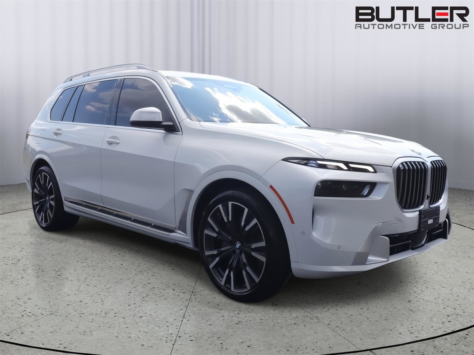 Used 2025 BMW X7 xDrive40i AWD/4WD image 8