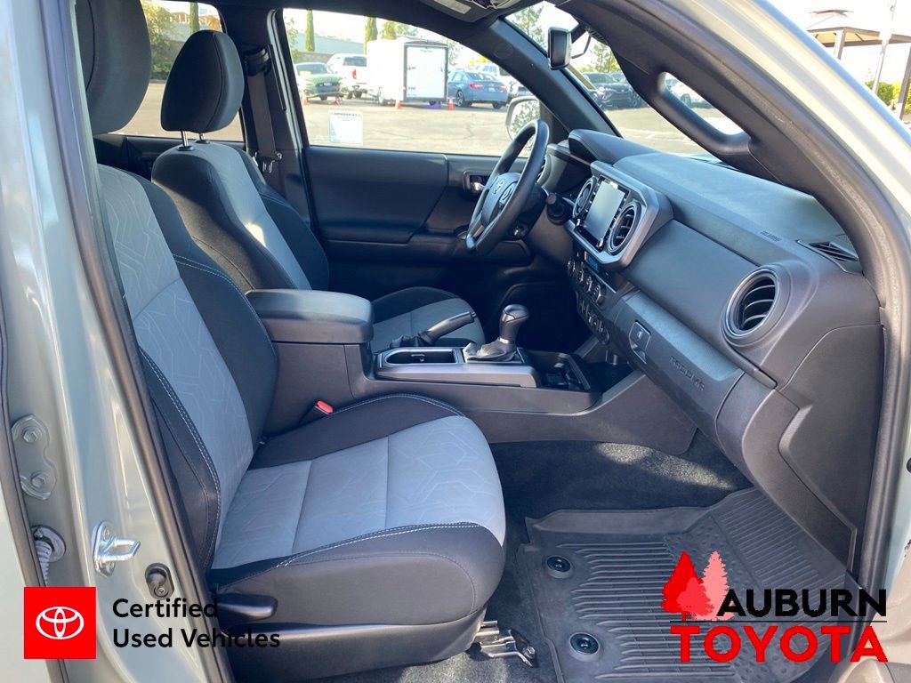 Used 2022 Toyota Tacoma TRD Off-Road w/ Technology Package AWD/4WD image 15