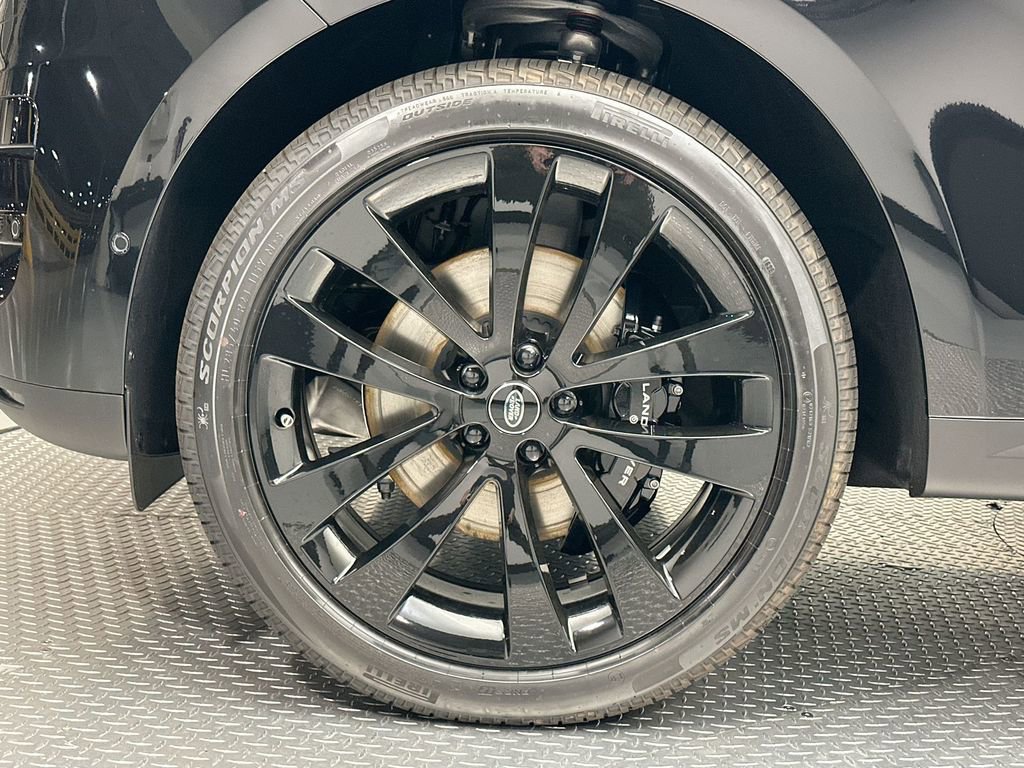 New 2025 Land Rover Range Rover Sport SE image 4