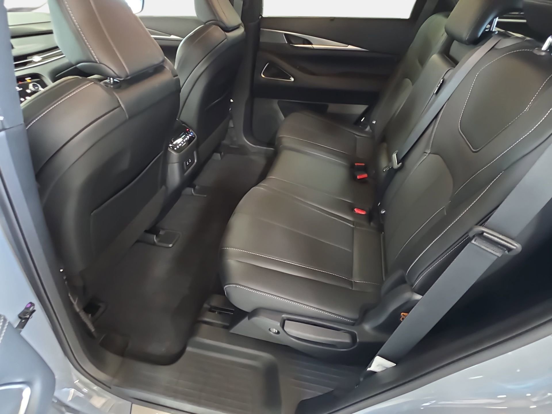 Used 2026 INFINITI QX60 Luxe w/ Cargo Package AWD/4WD image 14