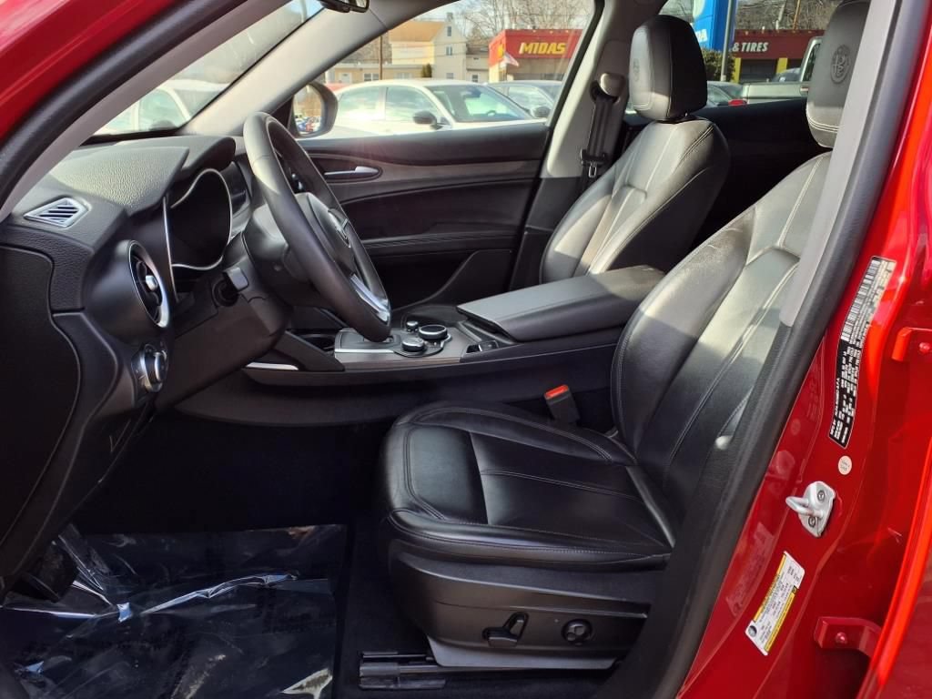 Used 2019 Alfa Romeo Stelvio Ti AWD/4WD image 19
