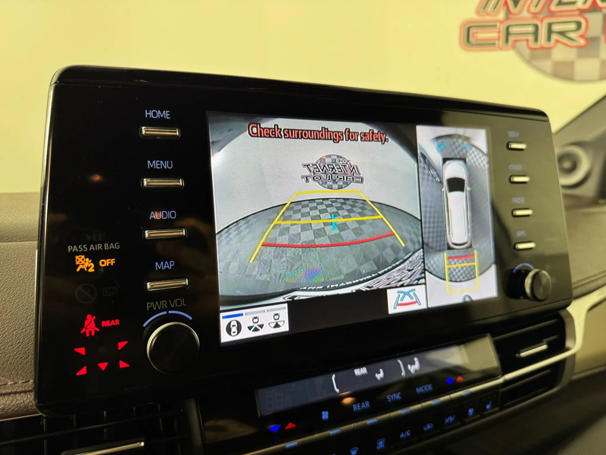 Used 2024 Toyota Sienna Platinum image 18