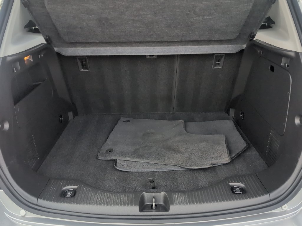 Used 2019 Chevrolet Trax LT w/ LT Convenience Package FWD image 12