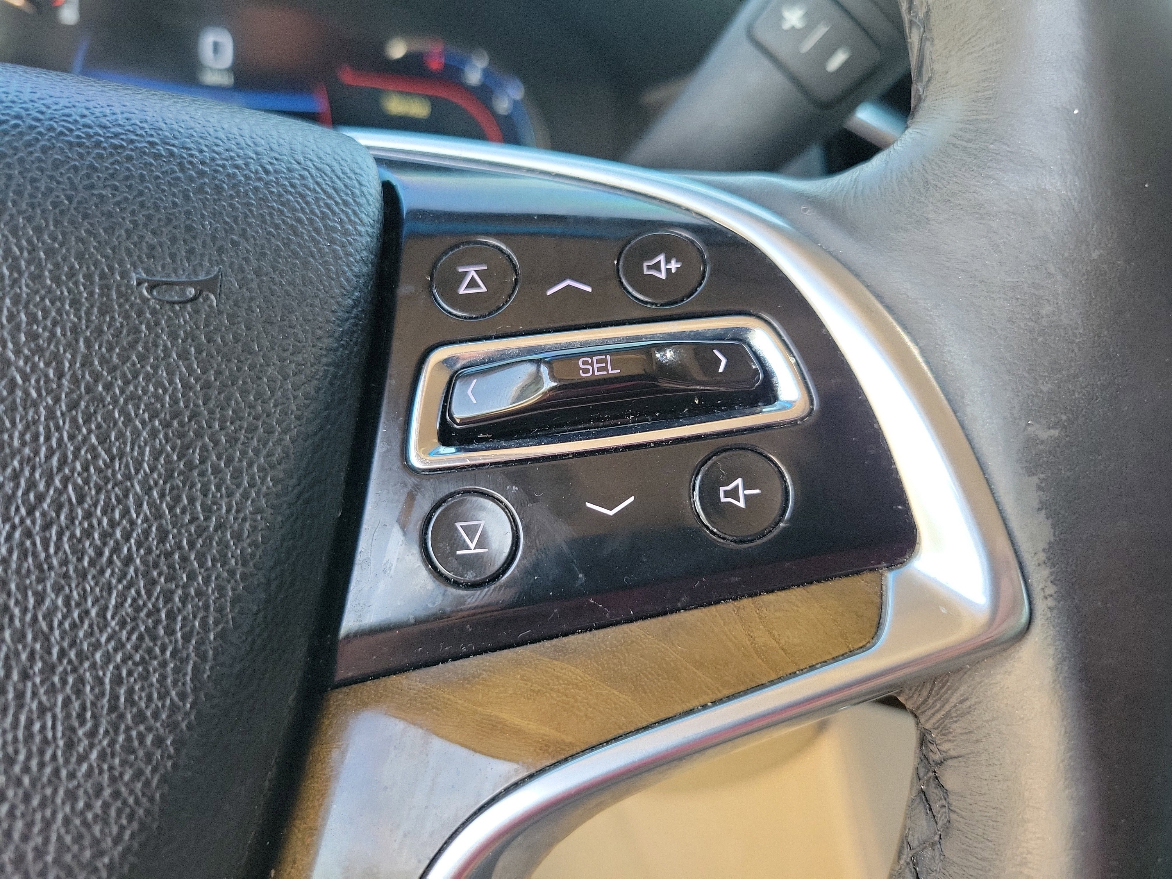 Used 2018 Cadillac Escalade ESV Luxury image 19