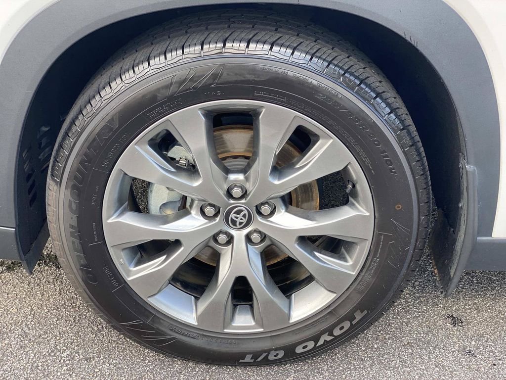 Used 2024 Toyota Grand Highlander AWD Hybrid image 14