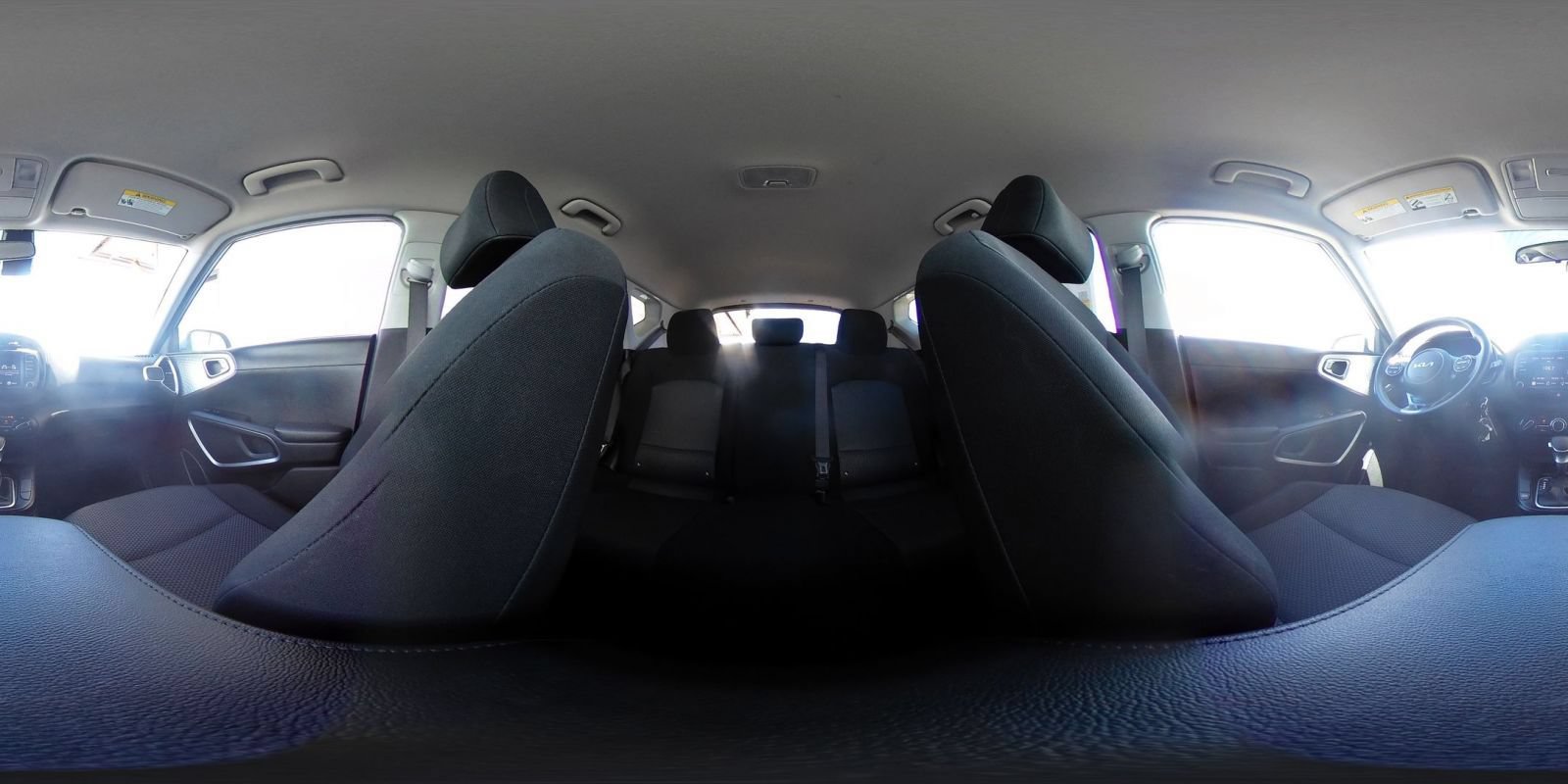 Used 2025 Kia Soul LX w/ LX Technology Package FWD image 38