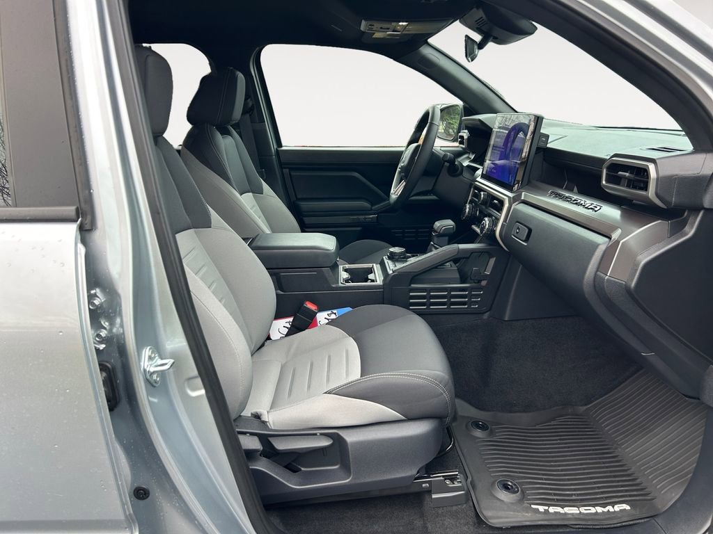 Used 2025 Toyota Tacoma TRD Off-Road image 10