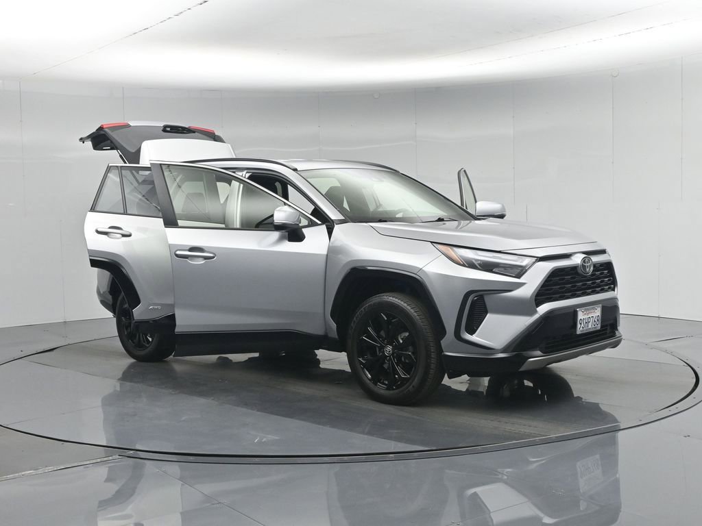 Used 2025 Toyota RAV4 SE AWD/4WD image 35