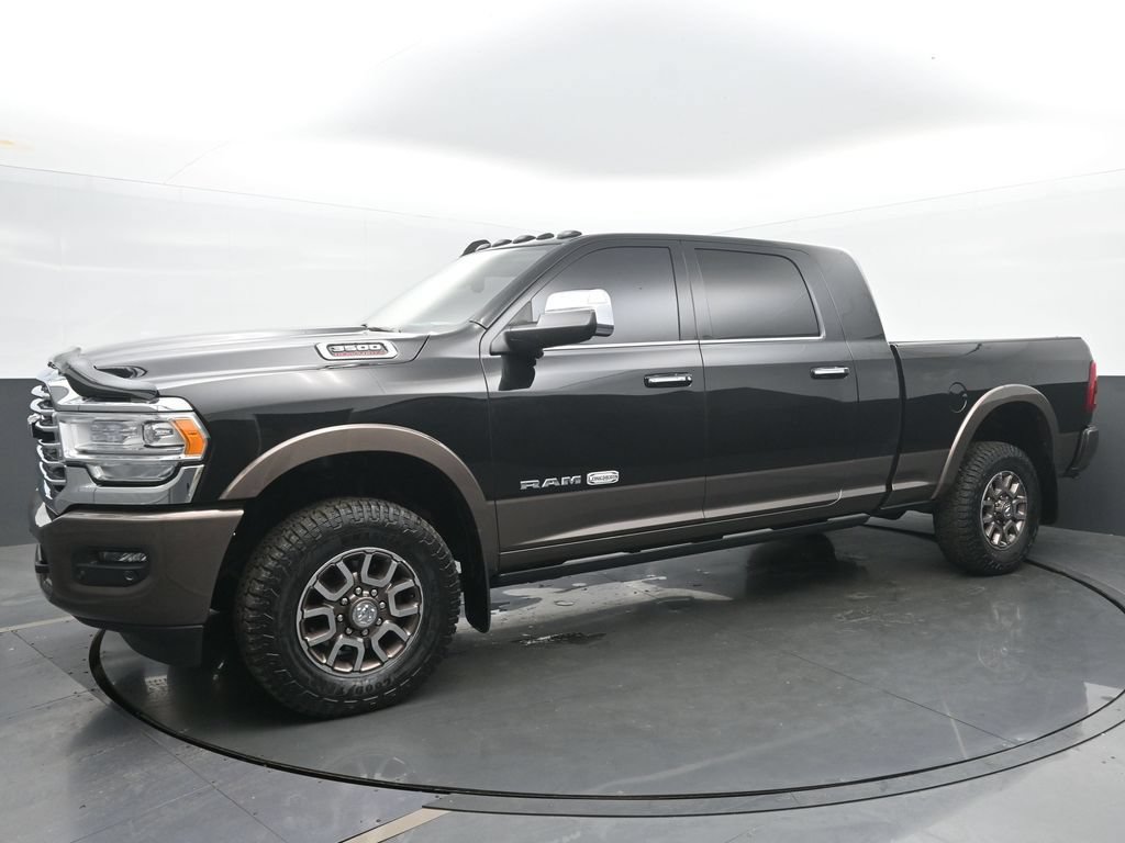 Used 2022 RAM 3500 Limited AWD/4WD image 2