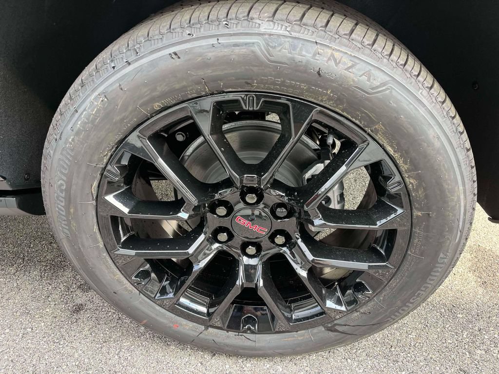 New 2026 GMC Yukon Denali w/ Sun & Power Step Package AWD/4WD image 11