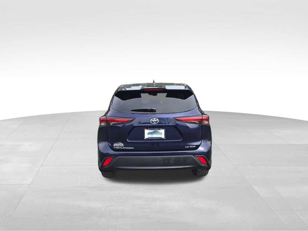 Used 2024 Toyota Highlander LE image 12