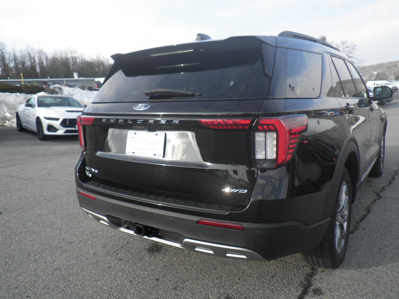 Certified 2025 Ford Explorer Active w/ Active Comfort Package image 5