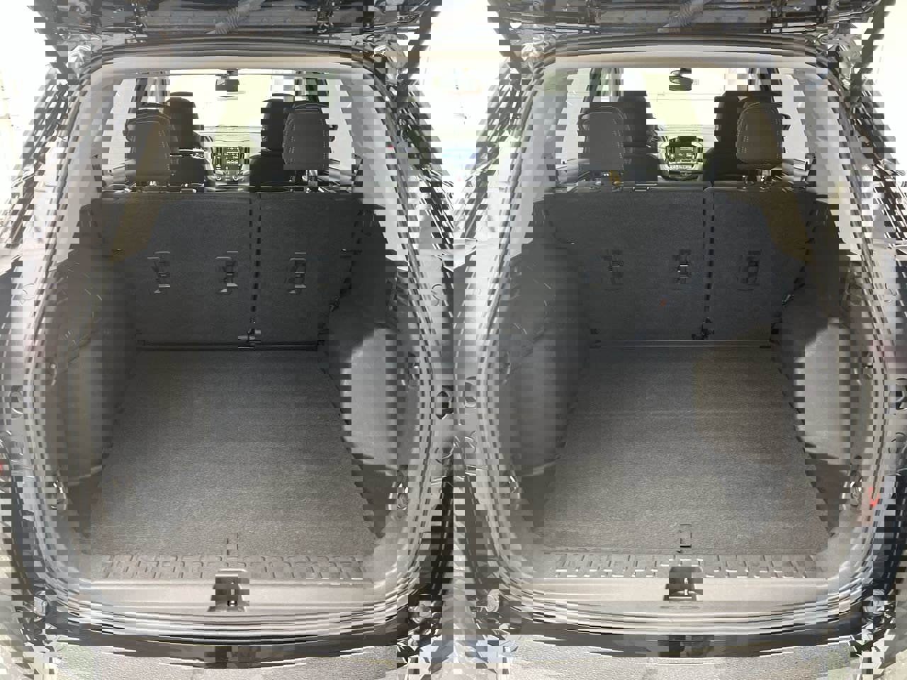 Used 2021 GMC Terrain SLE w/ Driver Convenience Package image 29