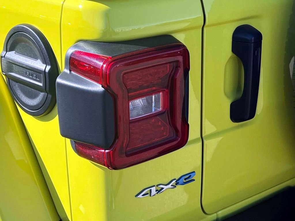 Used 2023 Jeep Wrangler Unlimited Sahara w/ Cold Weather Group image 10