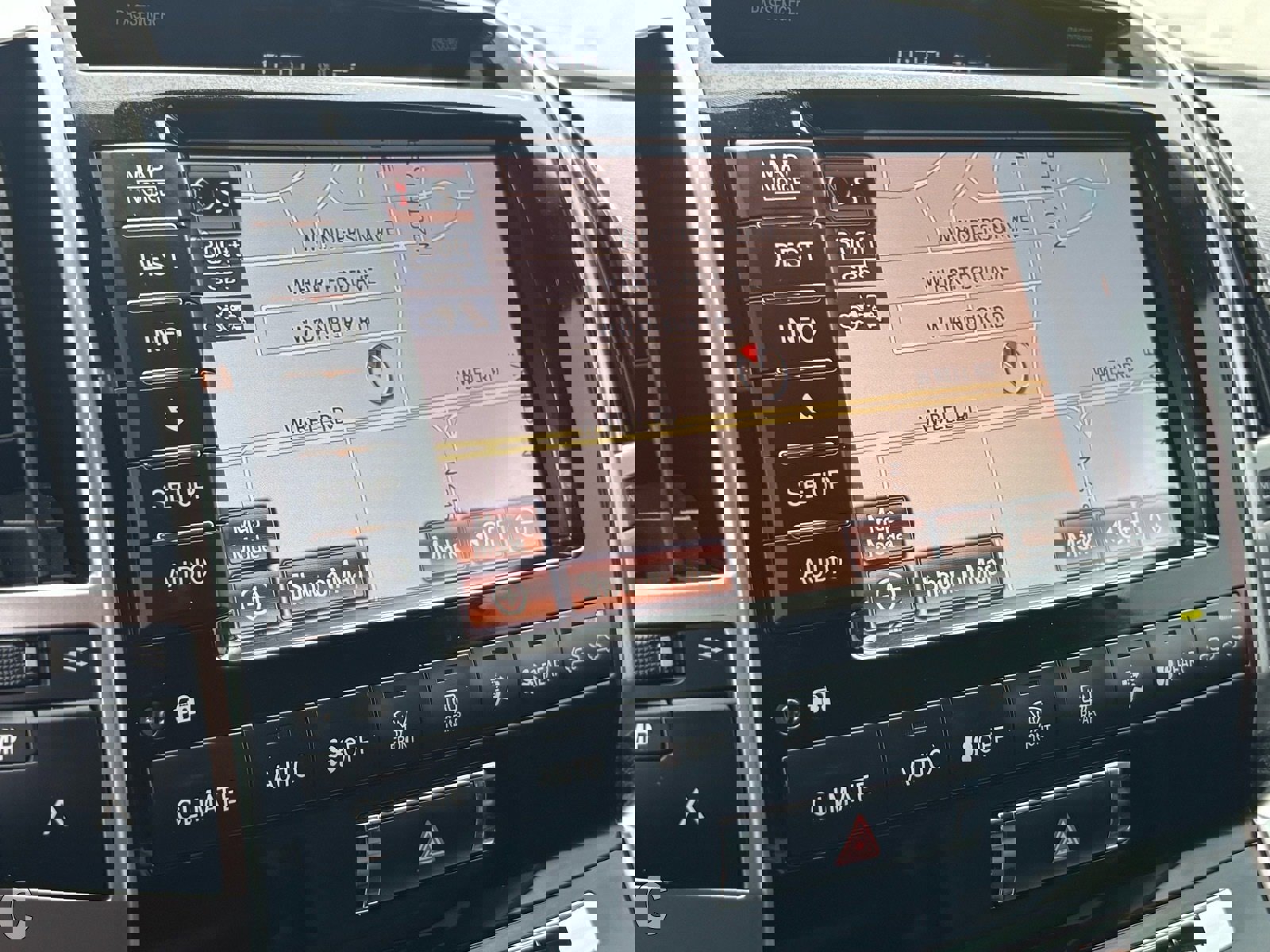 Used 2013 Toyota Land Cruiser image 22