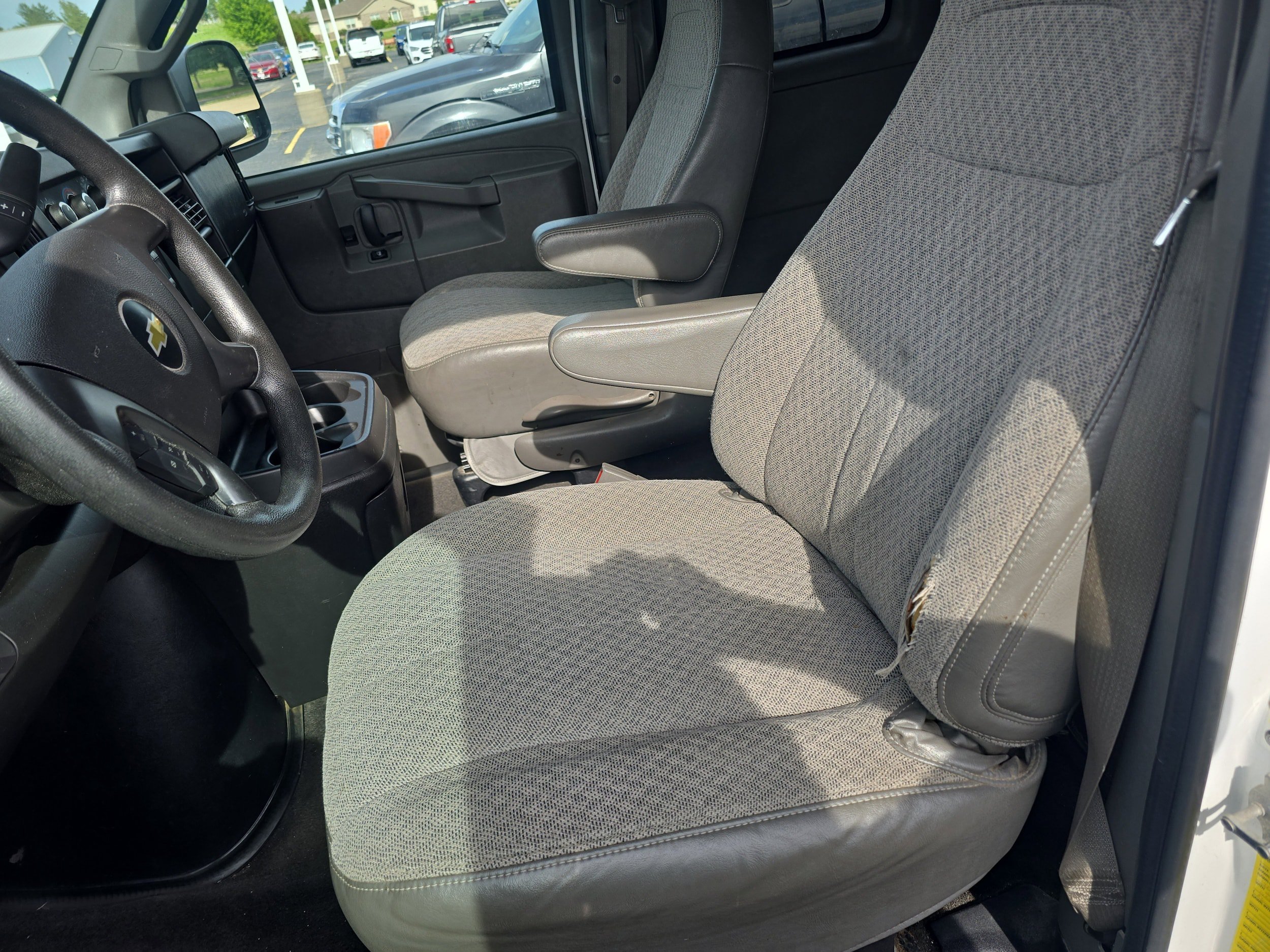 Used 2016 Chevrolet Express 3500 LT w/ LT Preferred Equipment Group RWD image 8
