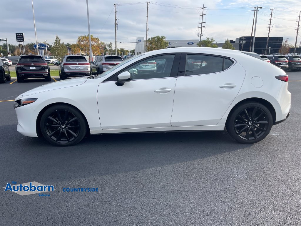 Used 2019 MAZDA MAZDA3 Hatchback w/ Premium Package FWD image 2
