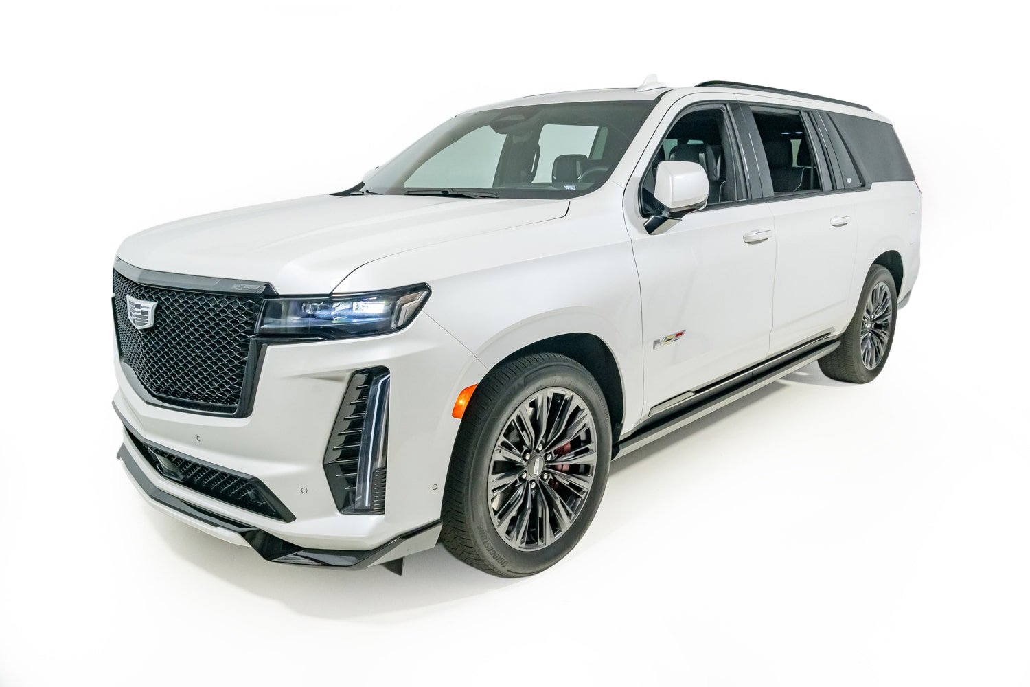 Used 2024 Cadillac Escalade ESV V w/ LPO, ONYX Package AWD/4WD image 2