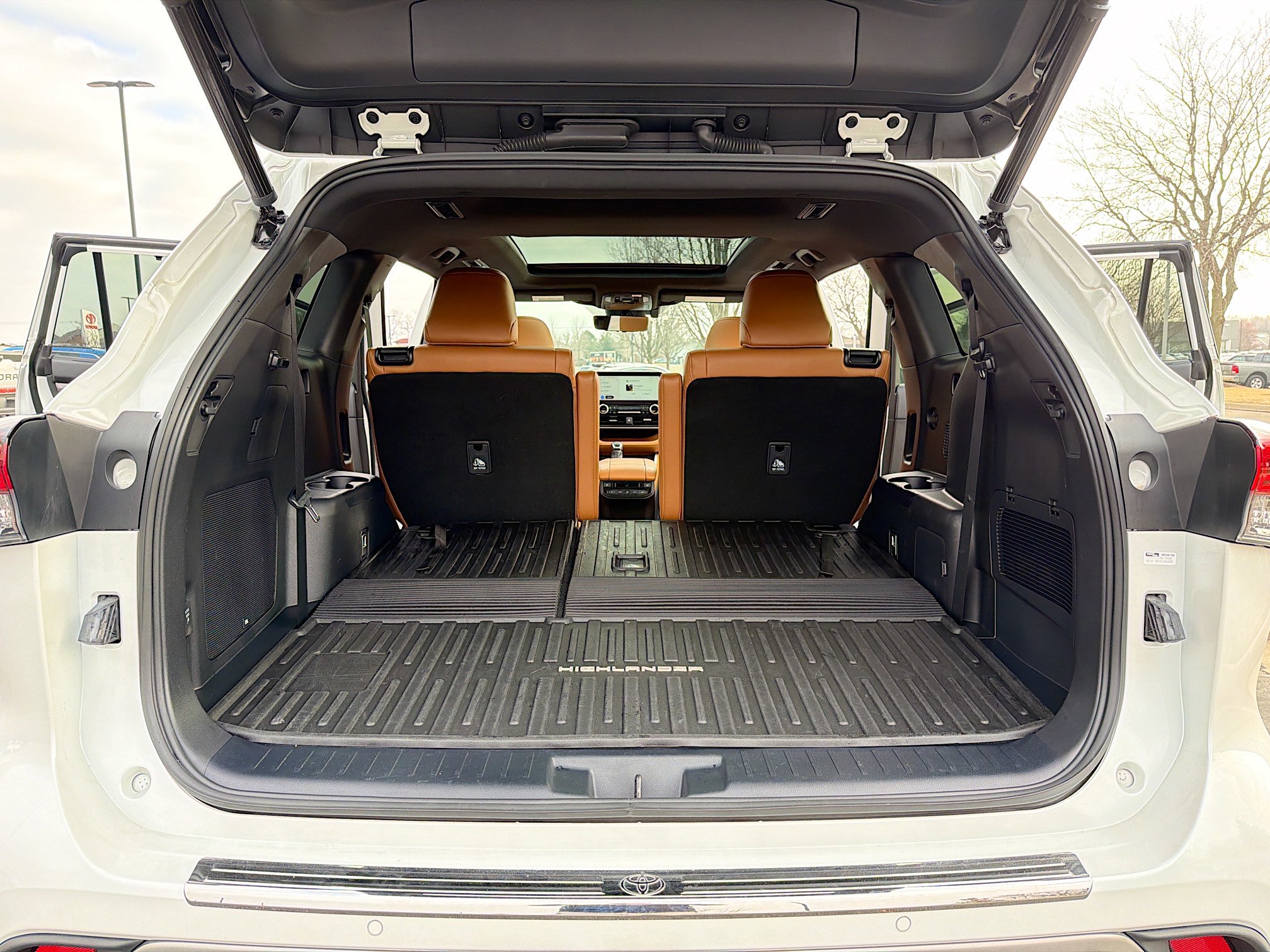 Used 2023 Toyota Highlander Platinum image 7