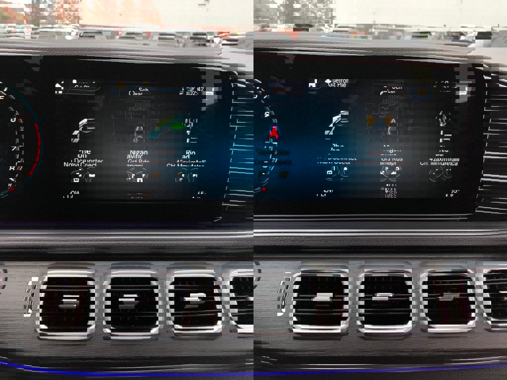 Used 2022 Mercedes-Benz GLE 350 4MATIC w/ Premium Package image 27