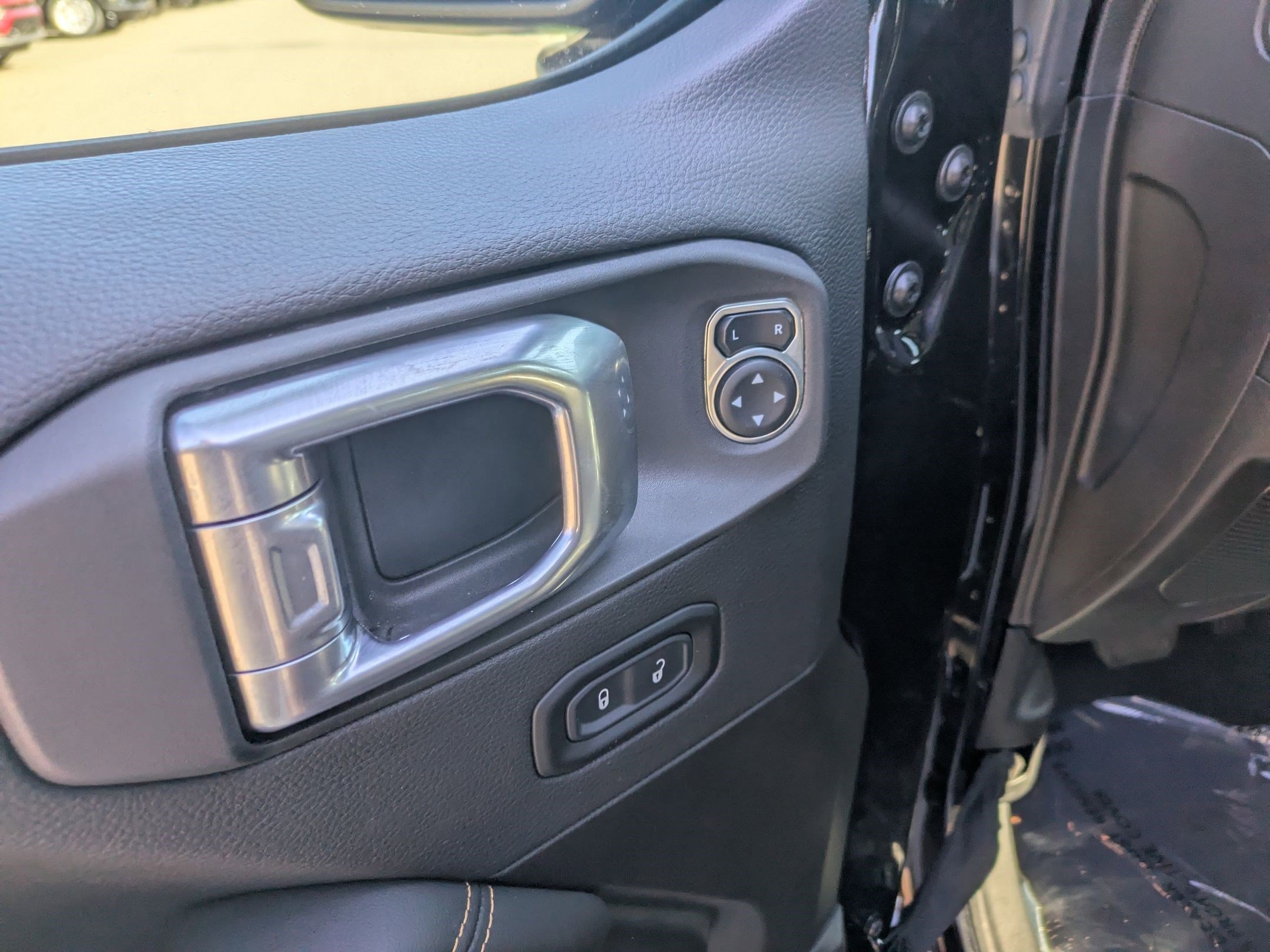 Used 2024 Jeep Wrangler Sahara w/ Safety Group image 17